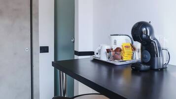 Oven, espresso maker, coffee/tea maker, cookware/dishes/utensils