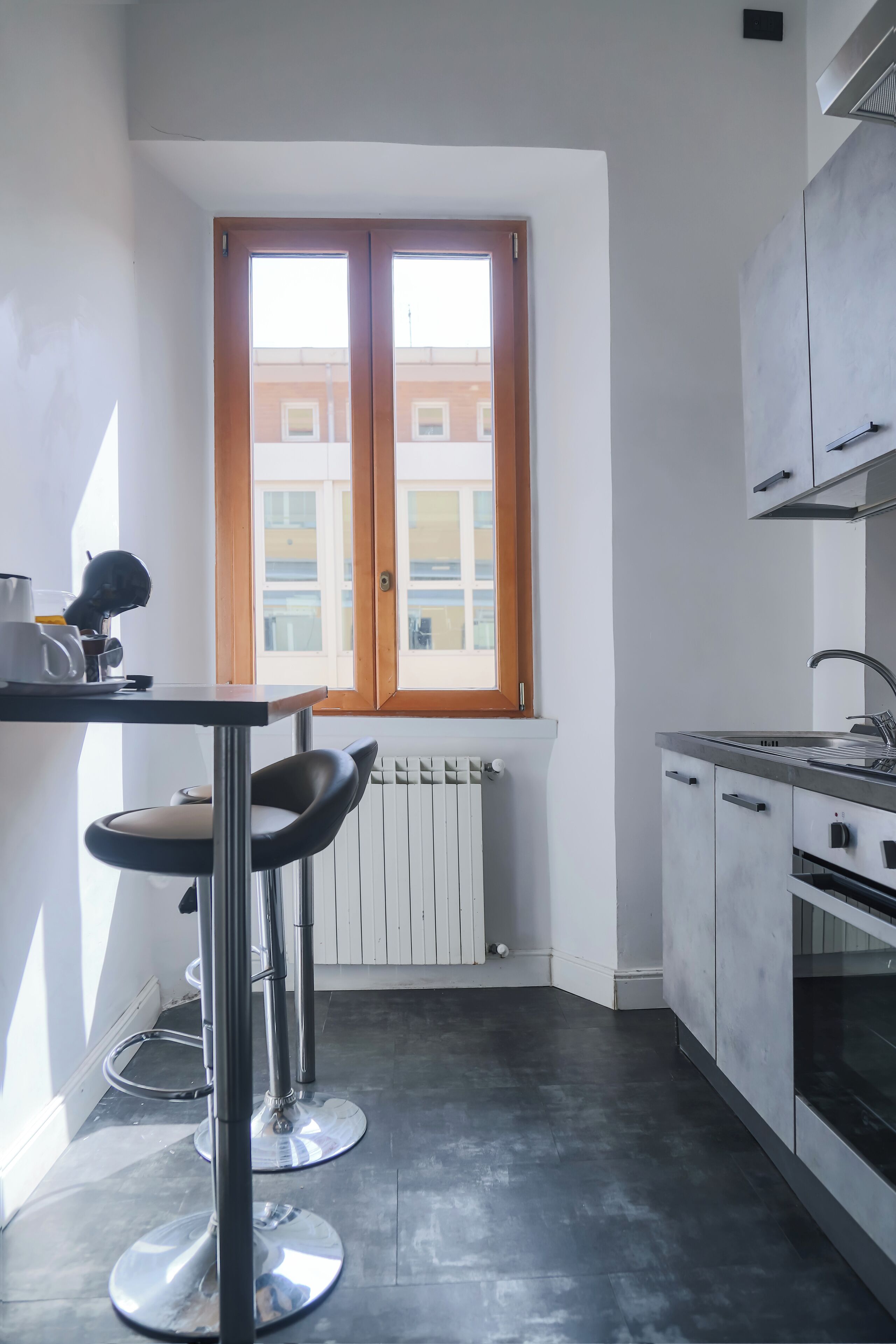 Oven, espresso maker, coffee/tea maker, cookware/dishes/utensils