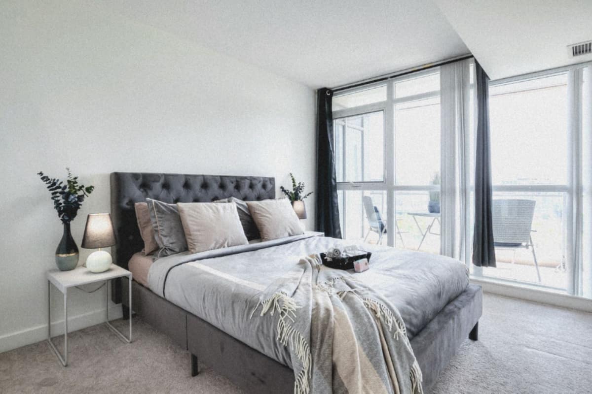 Classic Condo, Lake View | Free WiFi, bed sheets