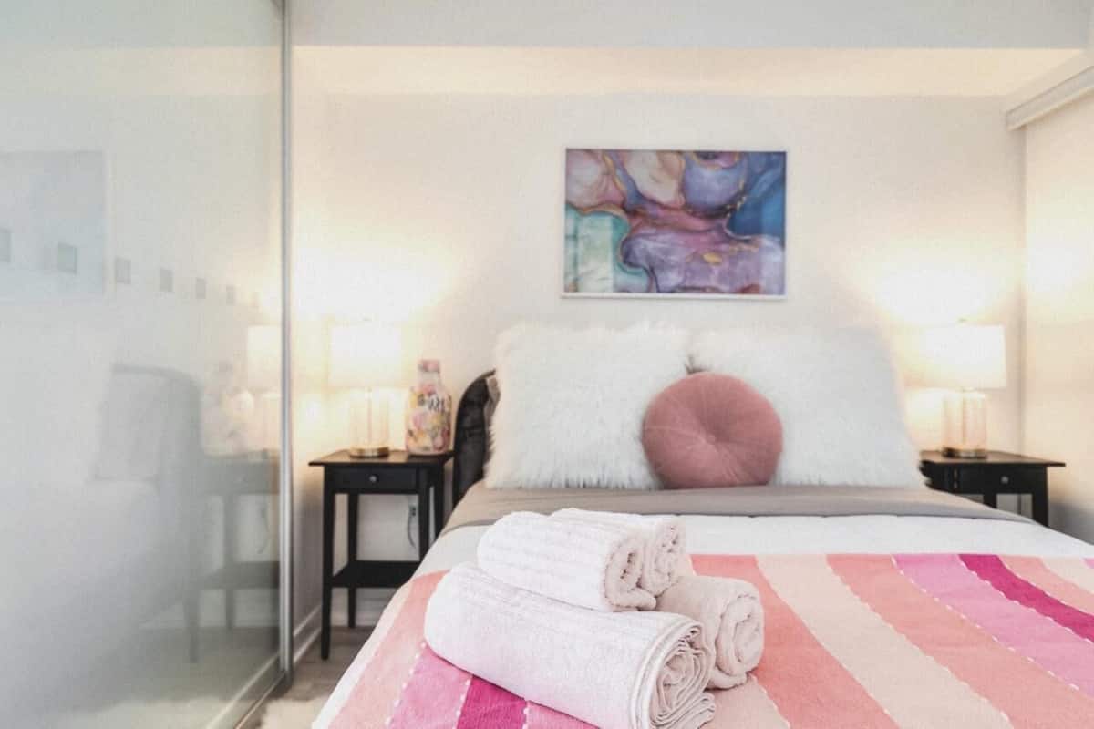 Condo Exclusive, quang cảnh hồ | Truy cập Internet không dây miễn phí, bộ trải giường