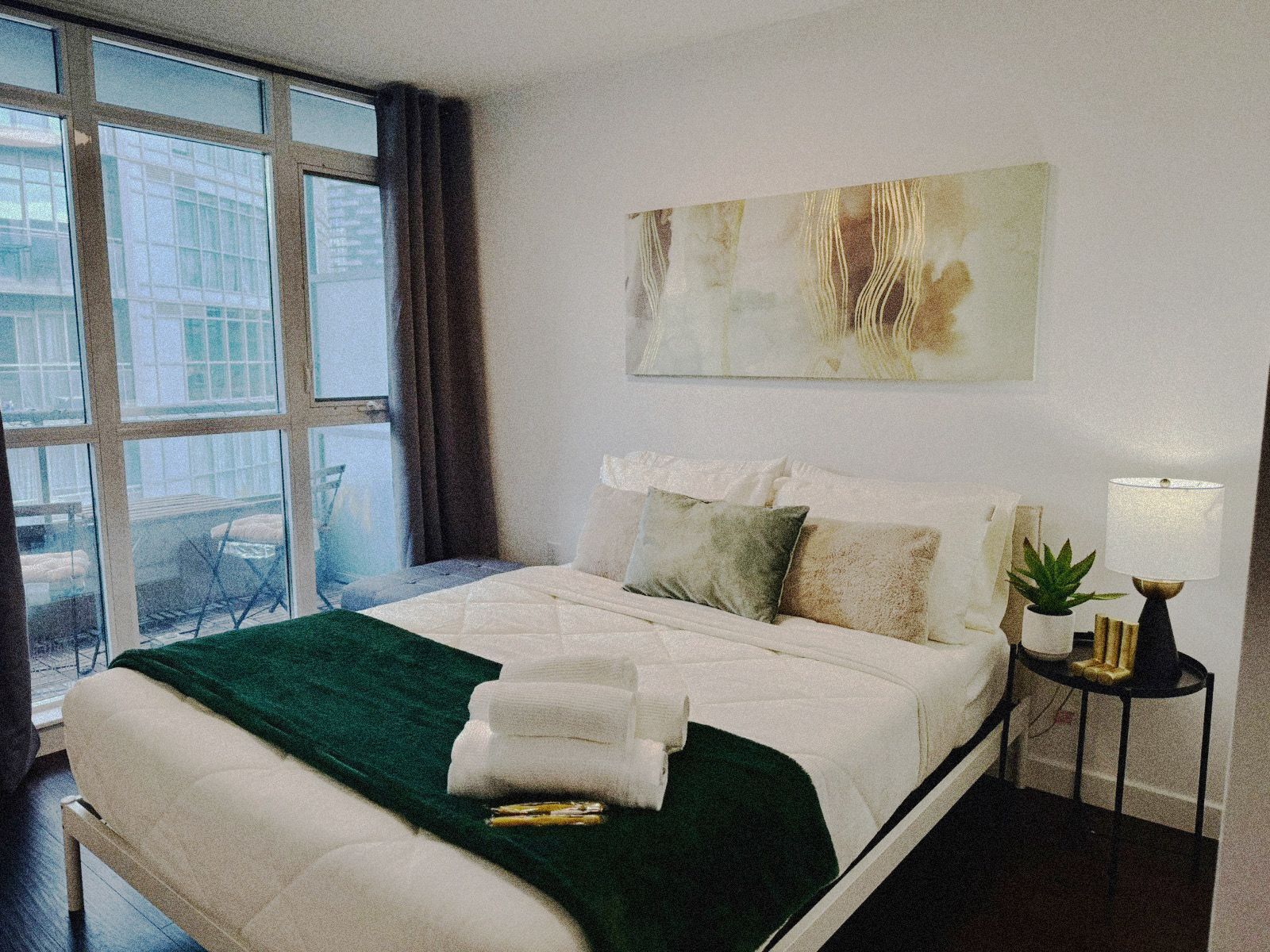 Classic Condo, City View | Free WiFi, bed sheets