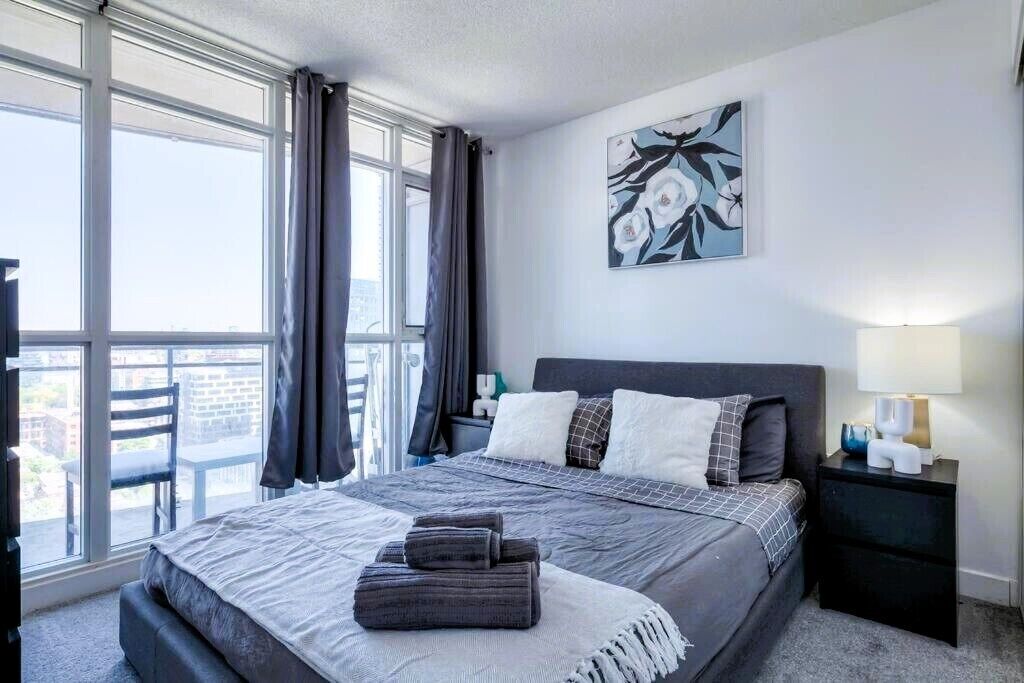 Deluxe Suite, Lake View | Free WiFi, bed sheets