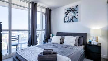 Deluxe Suite, Lake View | Free WiFi, bed sheets