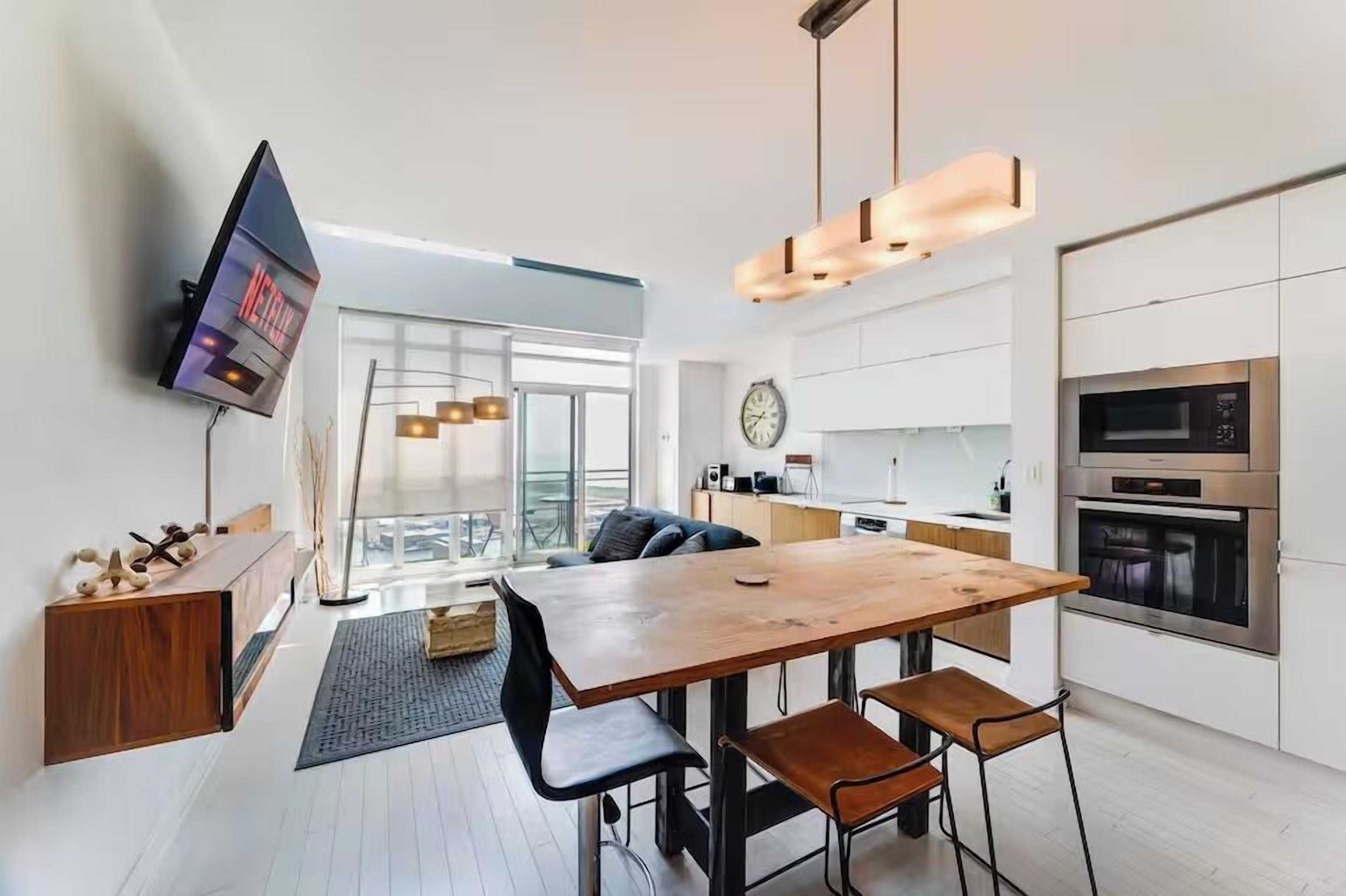 Executive Penthouse, Lake View | Living area