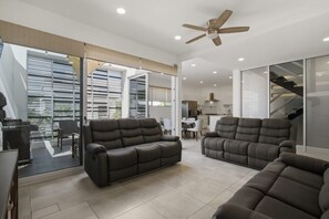 Smart TV - Jungle Villas at Bosques Bambu (Playa del Carmen)