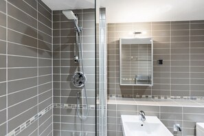 Bathroom - Skyline Penthouse- Views, Games 2 Parking Spaces (Merseyside)