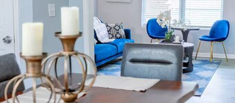 Modern Oak w/ 6BD - 3BR Sleeps 12