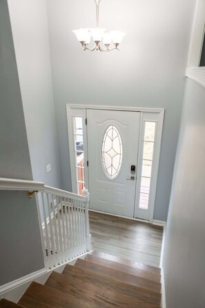 Interior - NEW! Modern Oak w/ 6BD|3BR Sleeps 12 (Fairburn)