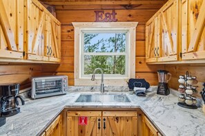 Fridge, microwave, oven, stovetop - Hot Tub Retreat w/ Deck, Fast WiFi, Near Smokies (Sevierville)