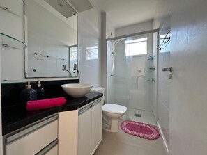 Basic-Apartment, Balkon | Badezimmer