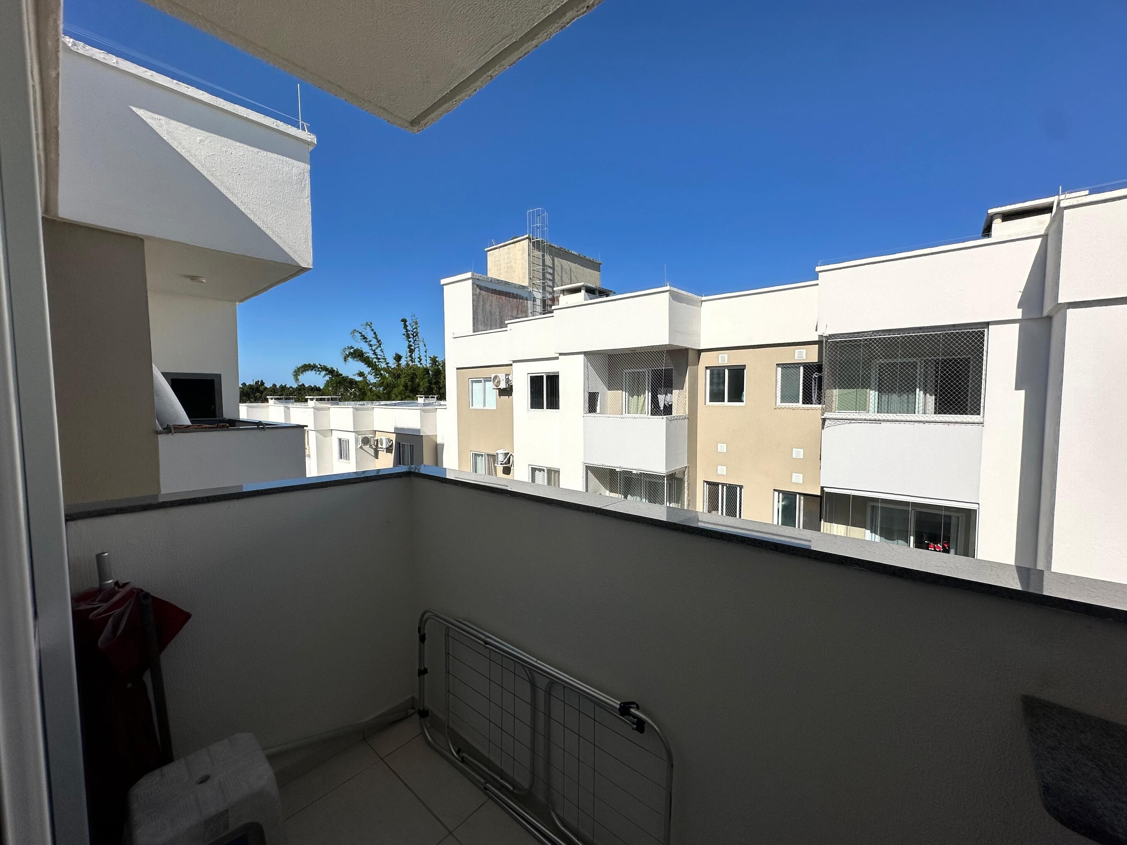 เบสิกอพาร์ทเมนท์, ระเบียง