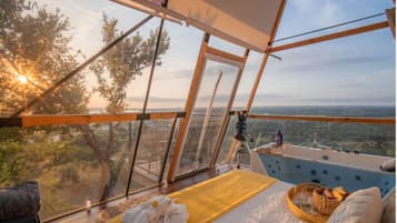 13 bedrooms, free WiFi, bed sheets