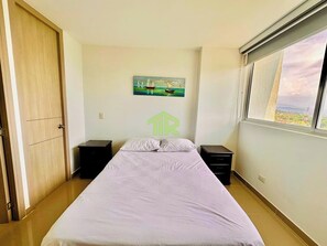 2 bedrooms, free WiFi, bed sheets, wheelchair access