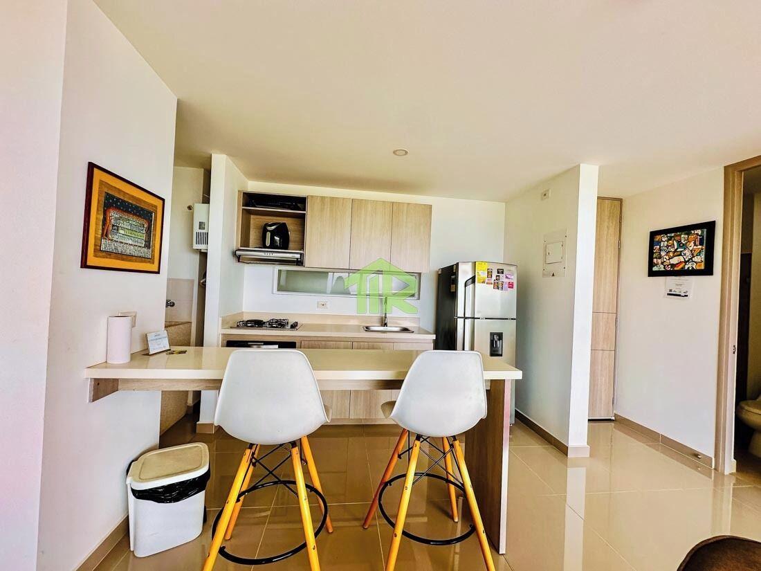 Mikrowelle, Herdplatte, Kochgeschirr/Geschirr/Besteck