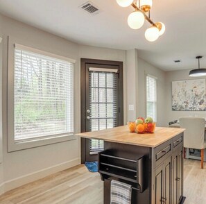 Interior - The Woodstock Ranch Retreat (Woodstock)