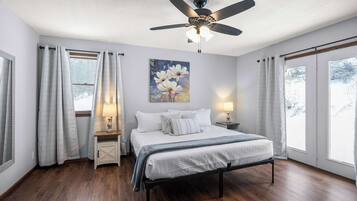 House, Multiple Beds, Patio, Garden View (Legacy Farm Retreat) | 4 bedrooms, bed sheets