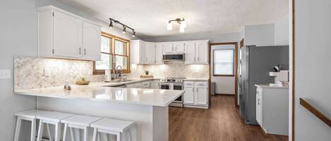 منزل - عدة أسرّة - برواق - منظر للحديقة (Legacy Farm Retreat) | منطقة المعيشة