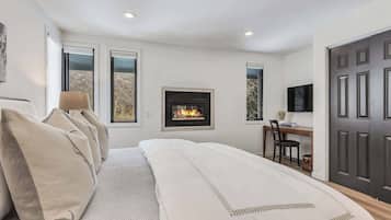 2 chambres, bureau, fer et planche Ă repasser, lit parapluie