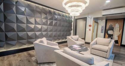 NEW! Modern Buckhead w/ 3BD|2BR Sleeps 6
