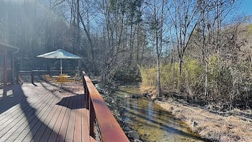 Studio (1 Bedroom) | Property amenity