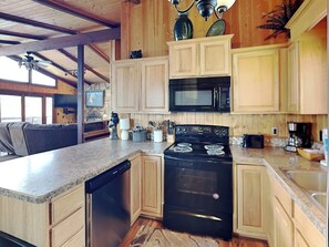 Studio (3 Bedrooms) | Property amenity - The Grand View (Gatlinburg)