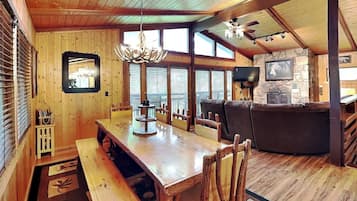 Studio (3 Bedrooms) | Property amenity