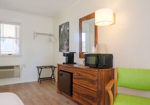 Unclassified image, 5 of 25, button