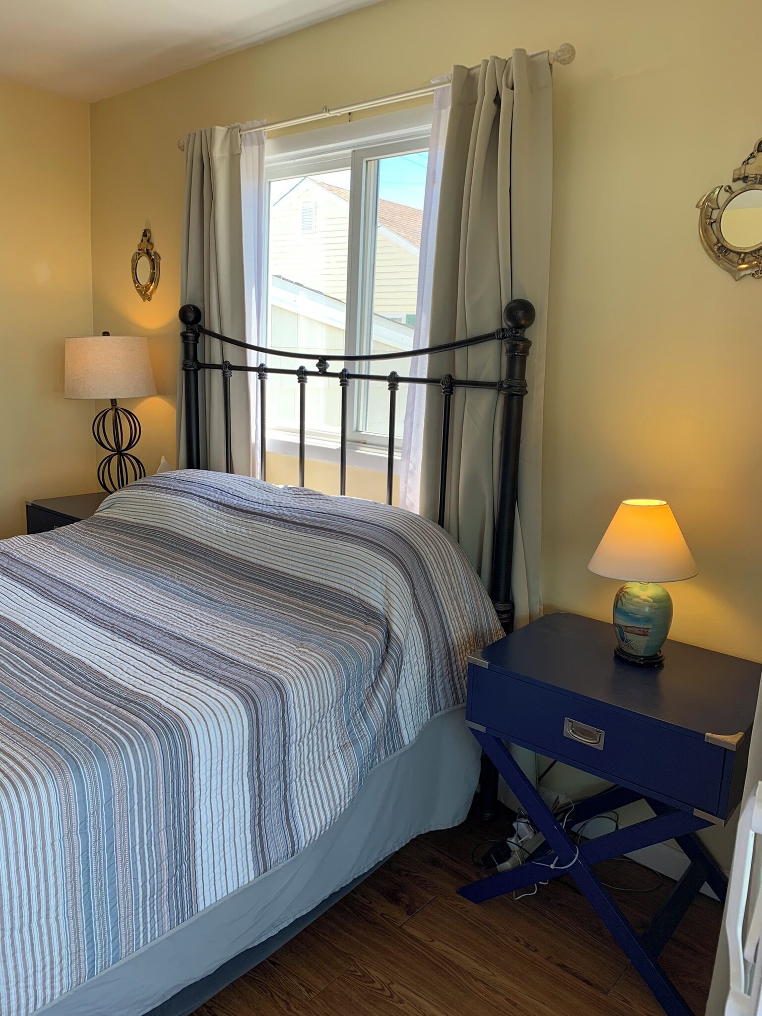 3 chambres, fer et planche à repasser, accès Internet, draps fournis