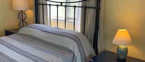 3 chambres, fer et planche à repasser, accès Internet, draps fournis