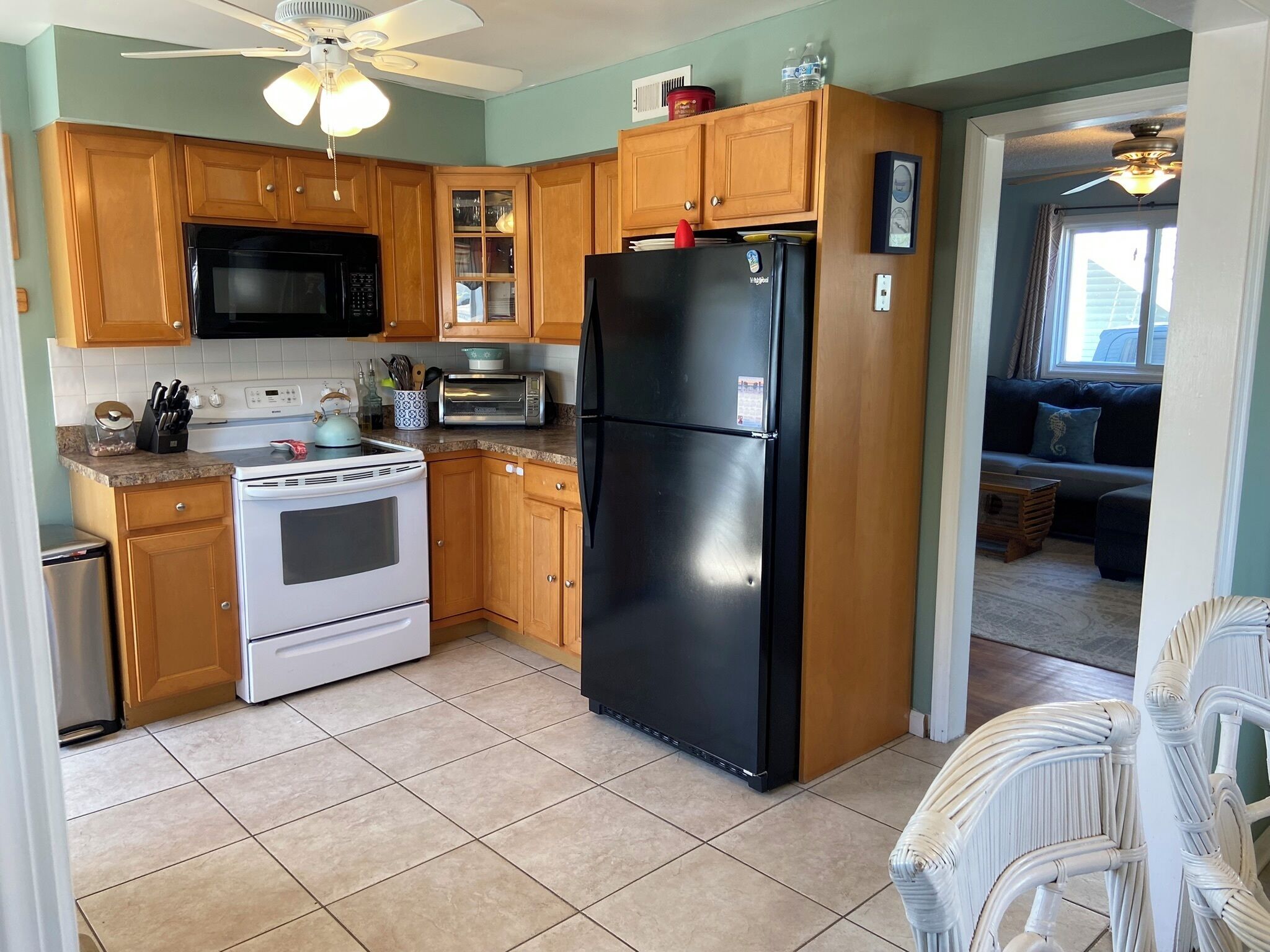 Micro-ondes, four, plaque de cuisson, lave-vaisselle