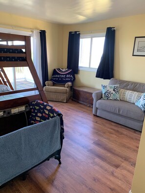 Interior - Charming 3-bedroom house Brigantine with beautiful views (Brigantine)