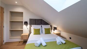 2 bedrooms, travel crib, WiFi, bed sheets