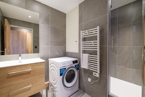 Luokittelematon kuva, 2 kautta 15, painike