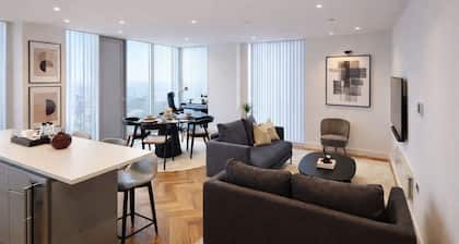 Luxury 2BR Deansgate Apartment, Panoramic Skyline Views, King Beds, Sleeps 4