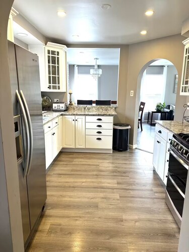 Emerald spacious 3 bedroom 5 bed one king