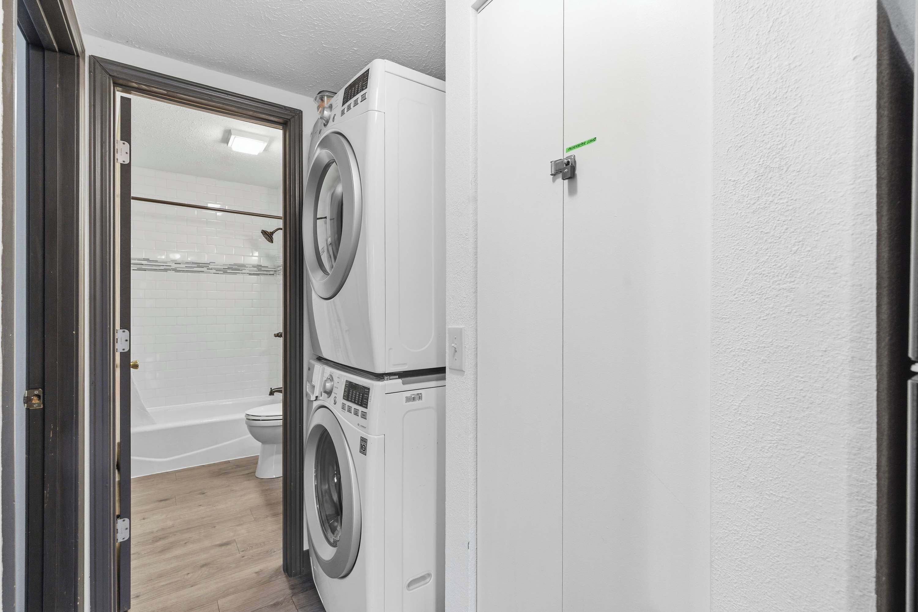 Cabin, Multiple Beds, Patio, Garden View (The Traveler’s Nest) | Laundry