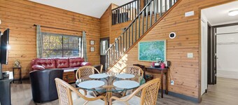 The Travelers Nest For 8