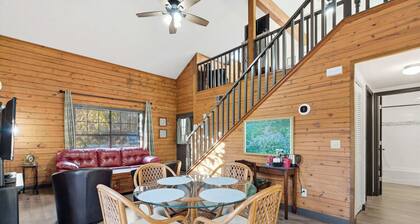 The Travelers Nest For 8