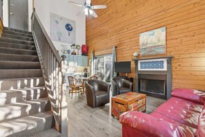 Cabin, Multiple Beds, Patio, Garden View (The Traveler’s Nest) | Living area - The Travelers Nest For 8 (Branson)