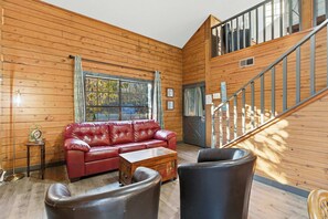 Cabin, Multiple Beds, Patio, Garden View (The Traveler’s Nest) | Living area - The Travelers Nest For 8 (Branson)