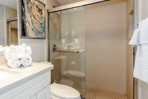 Shower, hair dryer, towels, soap - Balcony Condo • Walk to Beach • 3 Pools + Jacuzzi (South Padre Island)
