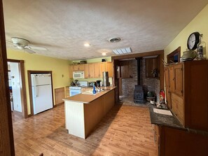 Unclassified image, 5 of 23, button - Medora Getaway, Charming Lakefront Retreat in Scenic Medora, Indiana (Medora)