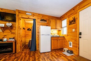 Interior - Secluded Brown County Cabin | Hot Tub | Hoosier National Forest (Freetown)
