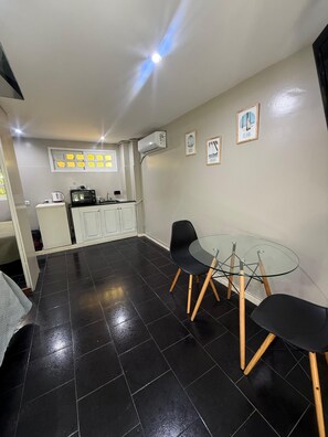 تناول الطعام