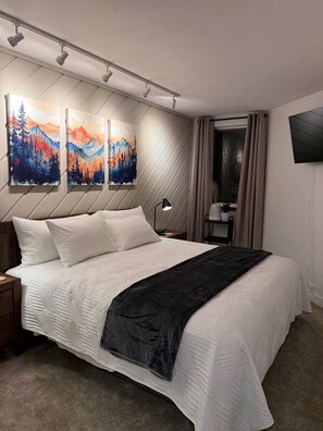 1 bedroom, WiFi, bed sheets - Cozy Mountain Retreat in East Vail with Waterfall Views (Vail)