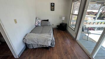 Ferros/tábuas de passar roupa, Wi-Fi, roupa de cama