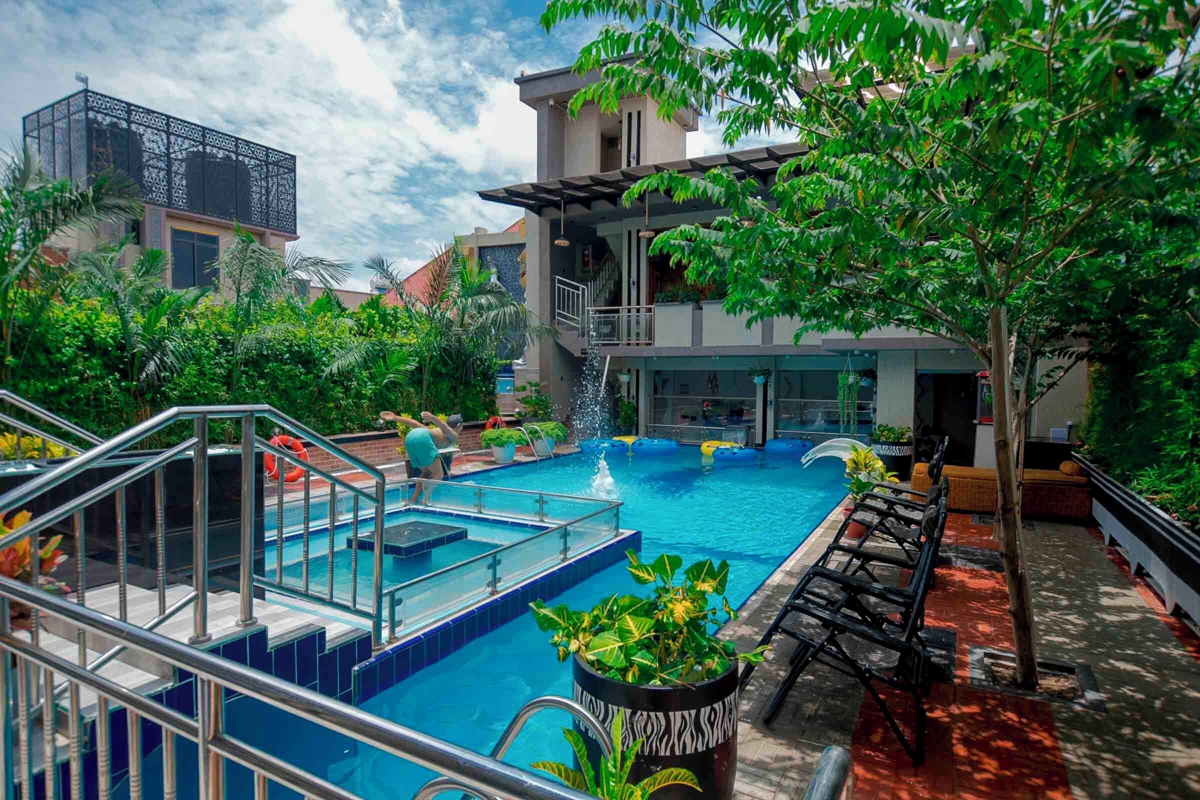 สระว่ายน้ำในร่ม