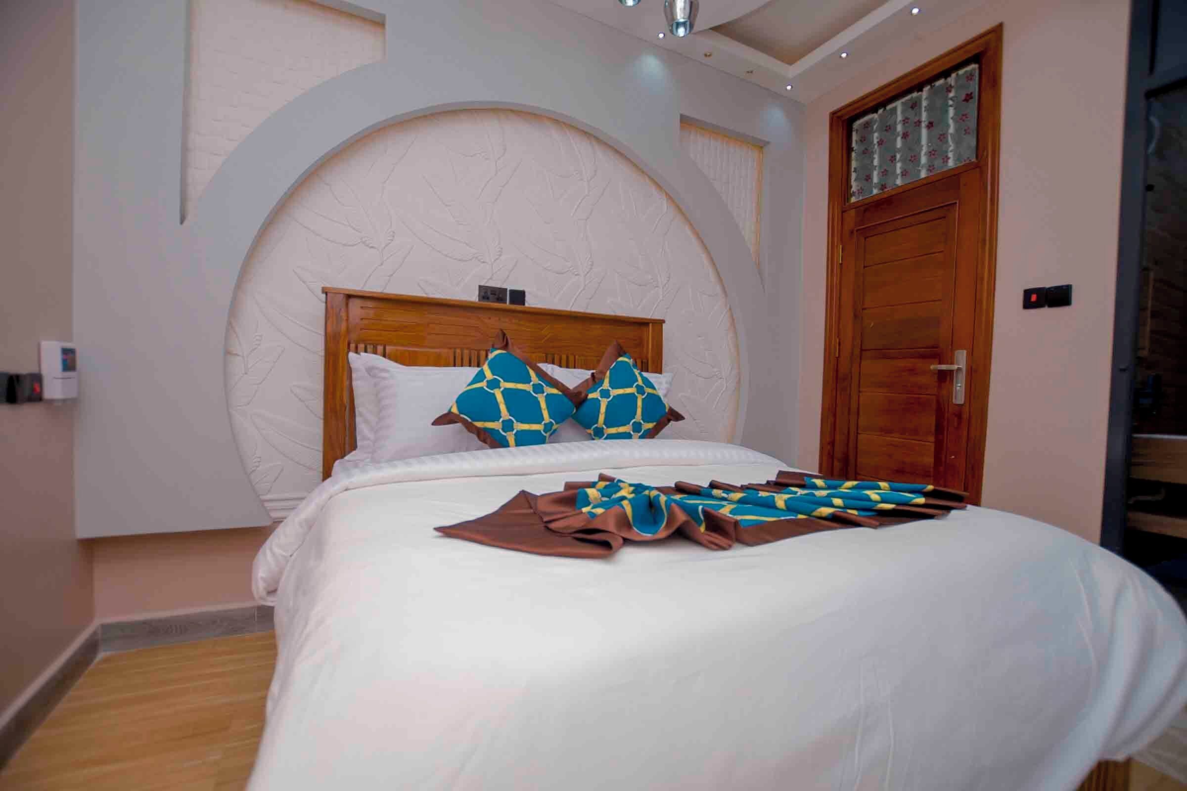 Escrivaninha, espaço de trabalho para notebook, Wi-Fi de cortesia