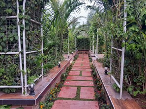 Unclassified image, 4 of 7, button