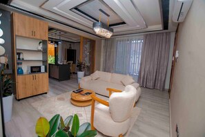 Executive Apartment, 1 Bedroom, Garden View | Living area